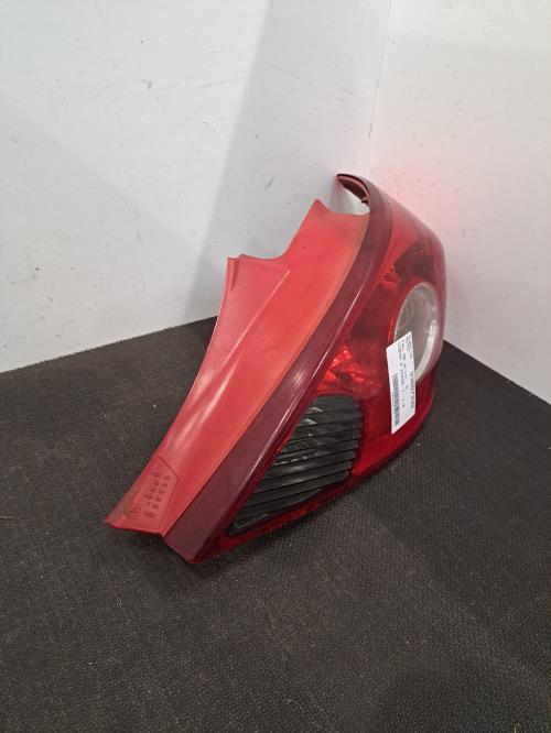 Image Feu arriere principal droit (feux) - OPEL CORSA D