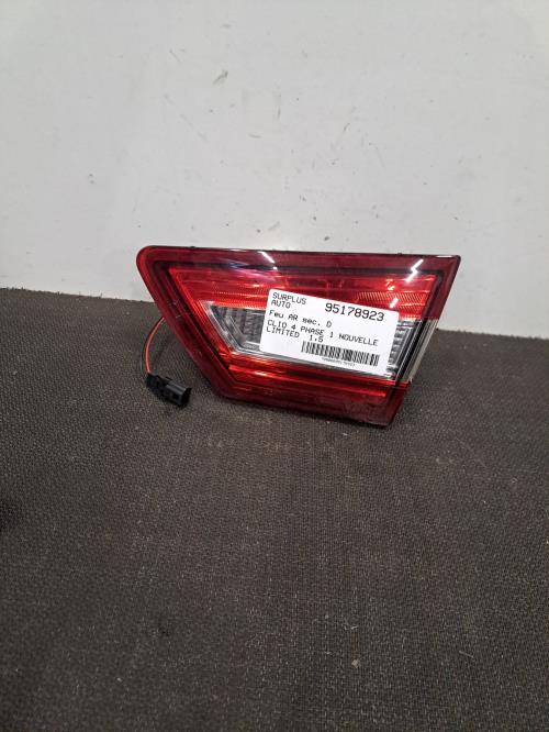 Image Feu arriere secondaire droit (feux) - RENAULT CLIO 4