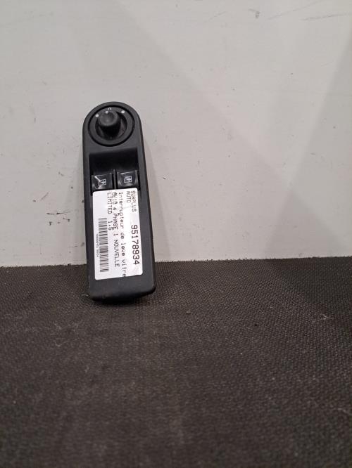 Image Interrupteur de leve vitre avant gauche - RENAULT CLIO 4