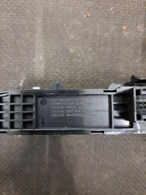 Image Bouton de warning - PEUGEOT 308 1