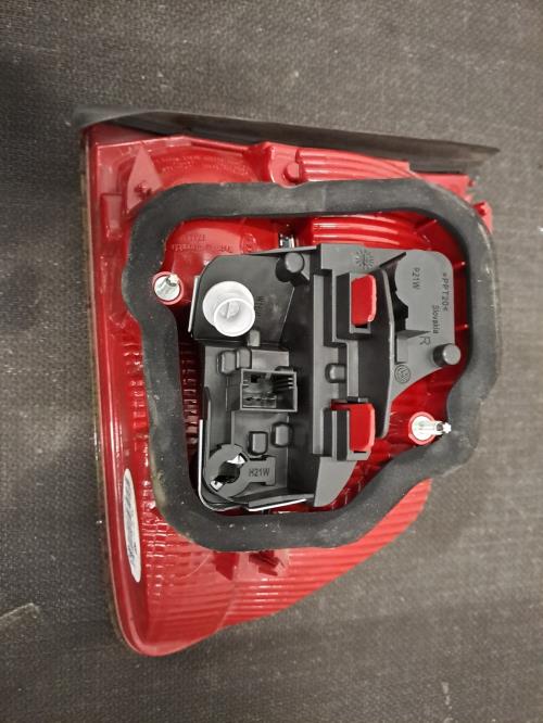 Image Feu arriere secondaire droit (feux) - VOLKSWAGEN TOURAN 2