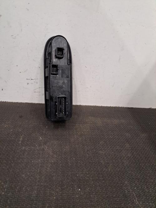 Image Interrupteur de leve vitre avant gauche - PEUGEOT 308 1 SW