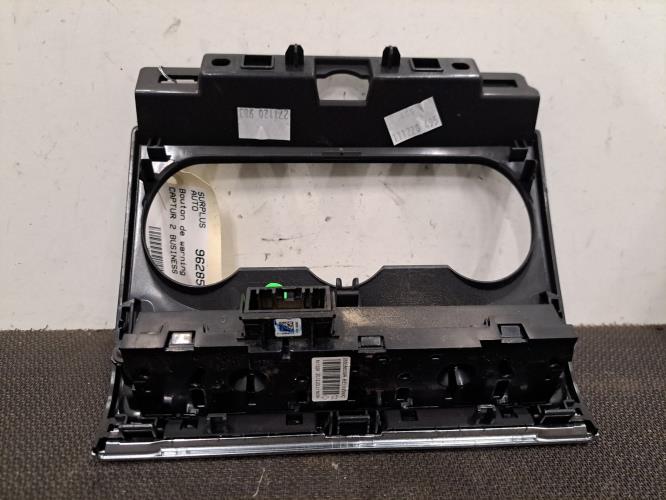 Image Bouton de warning - RENAULT CAPTUR 2