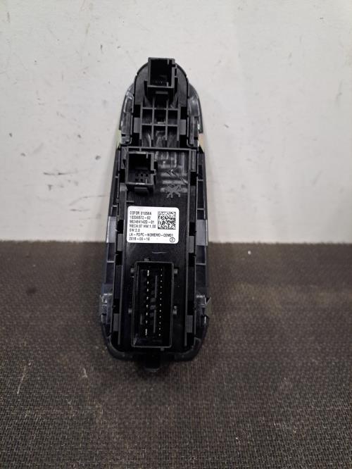 Image Interrupteur de leve vitre avant gauche - PEUGEOT 308 2