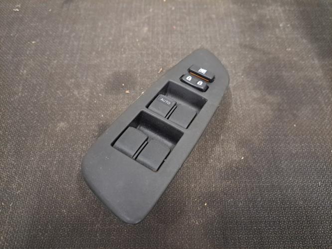Image Interrupteur de leve vitre avant gauche - TOYOTA AURIS 1