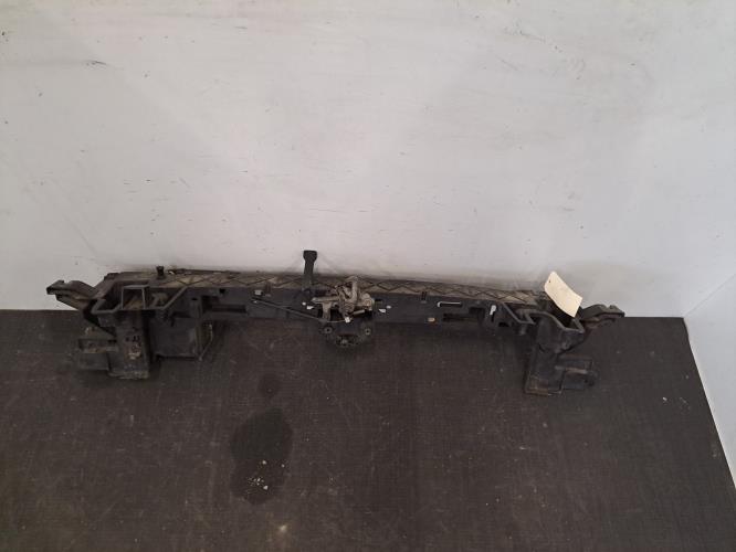 Image Armature avant, Masque avant - PEUGEOT 5008 1