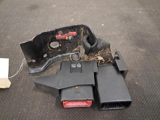 Image Attache ceinture arriere gauche - RENAULT CLIO 3