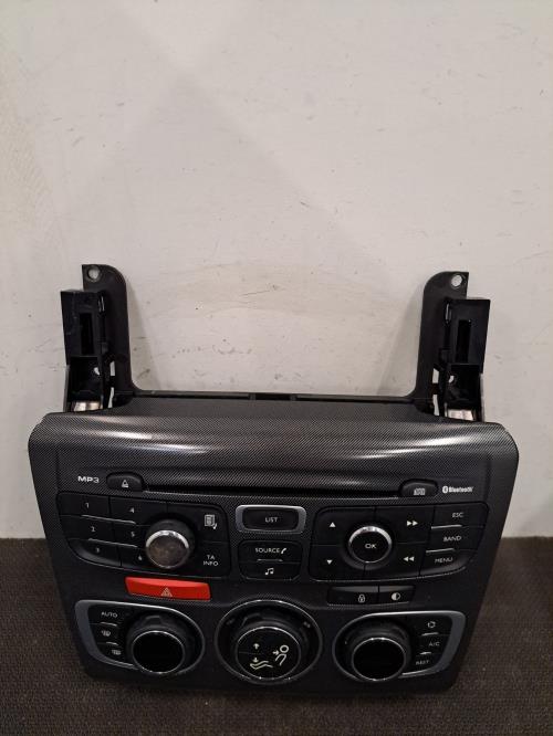 Image Facade autoradio - CITROEN C4 2