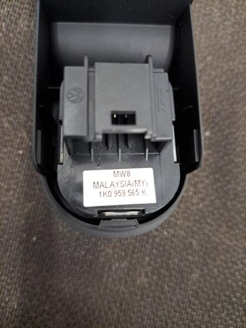 Image Interrupteur de leve vitre avant gauche - VOLKSWAGEN GOLF 6