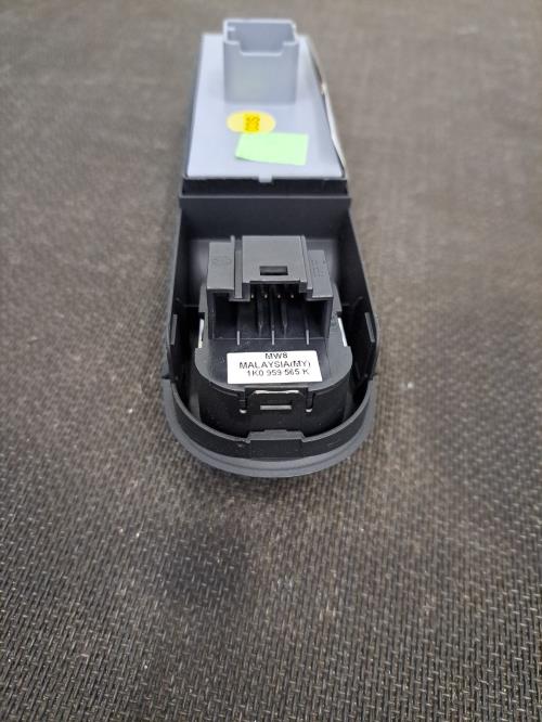 Image Interrupteur de leve vitre avant gauche - VOLKSWAGEN GOLF 6