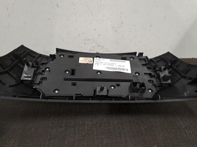 Image Facade autoradio - PEUGEOT 308 2 SW