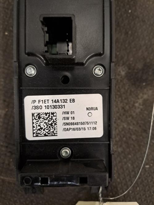 Image Interrupteur de leve vitre avant gauche - FORD FIESTA 6