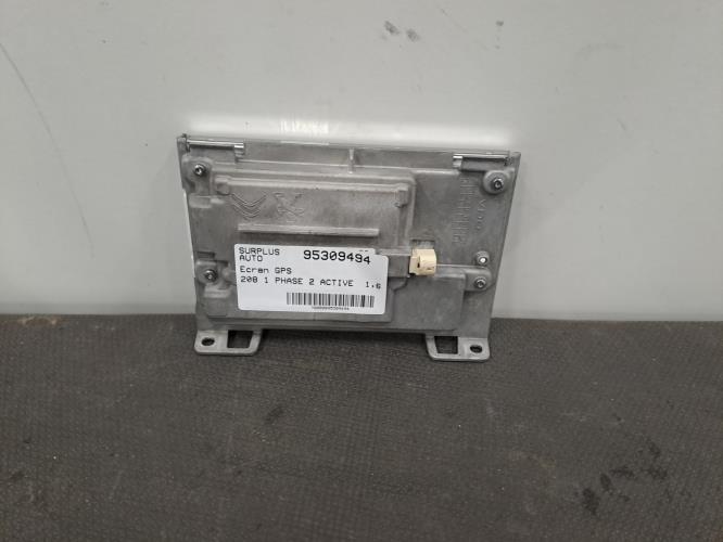 Image Ecran GPS - PEUGEOT 208 1