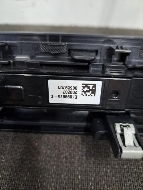 Image Aerateur tableau de bord - RENAULT MEGANE 4