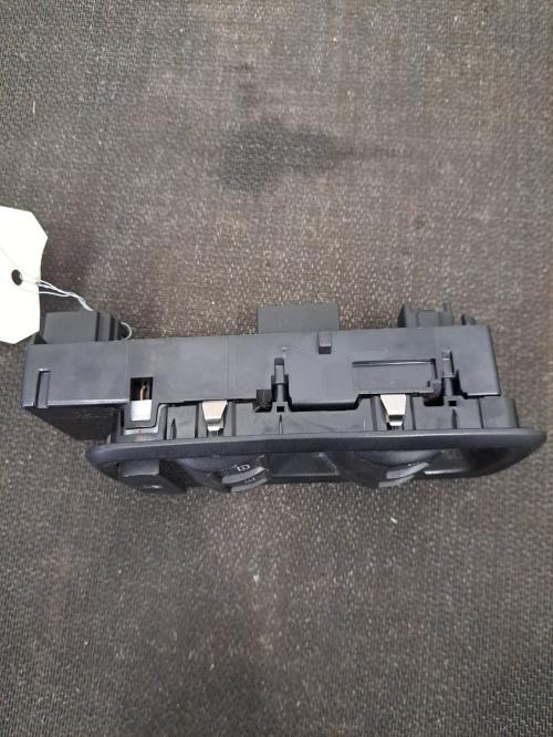 Image Interrupteur de leve vitre avant gauche - FORD ECOSPORT