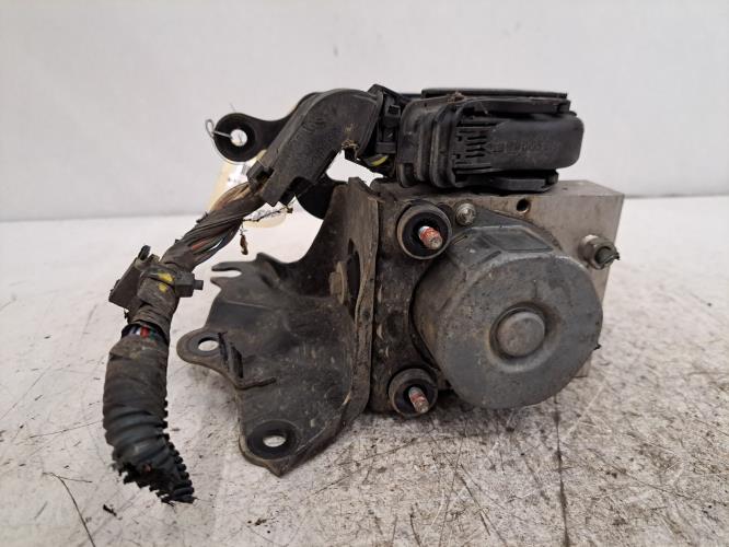 Image Bloc ABS (freins anti-blocage) - TOYOTA AURIS 2