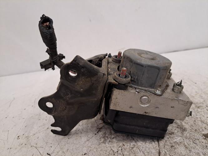 Image Bloc ABS (freins anti-blocage) - TOYOTA AURIS 2
