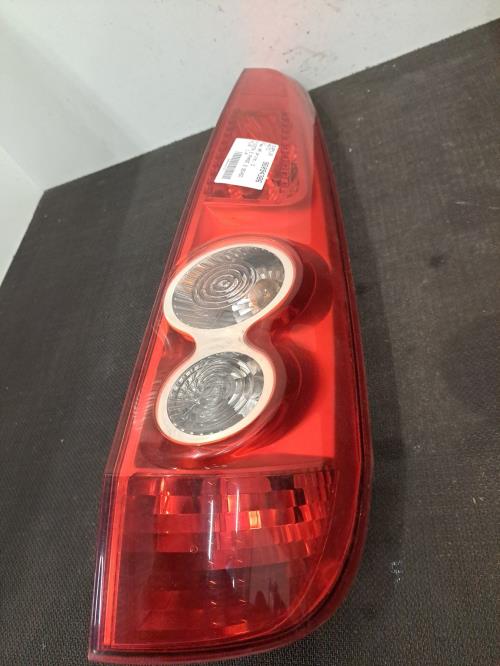 Image Feu arriere principal droit (feux) - FORD FIESTA 5