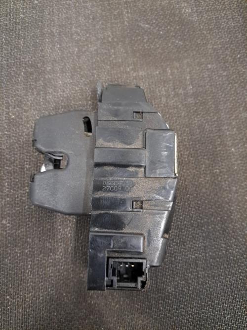 Image Serrure de hayon - PEUGEOT 3008 1