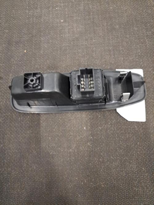Image Interrupteur de leve vitre avant gauche - PEUGEOT 208 1