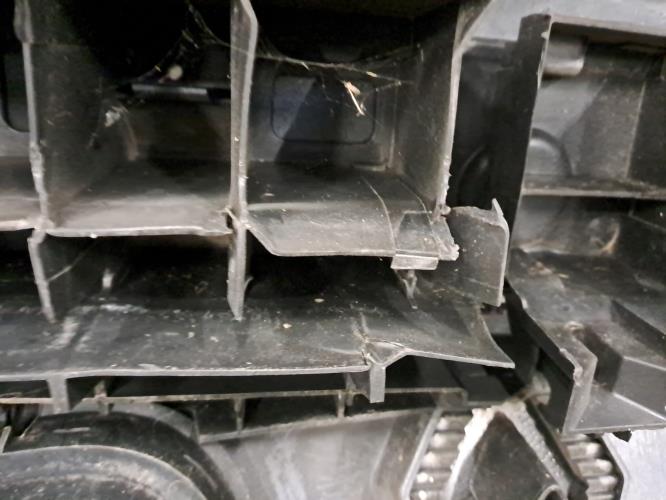 Image Pare choc avant - RENAULT CLIO 2