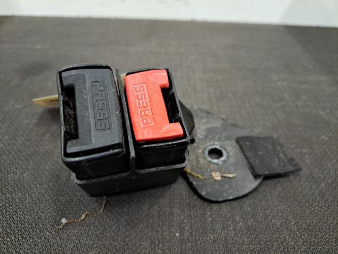 Image Attache ceinture arriere gauche - RENAULT CLIO 2