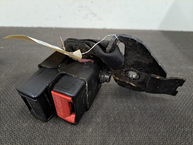 Image Attache ceinture arriere gauche - RENAULT CLIO 2