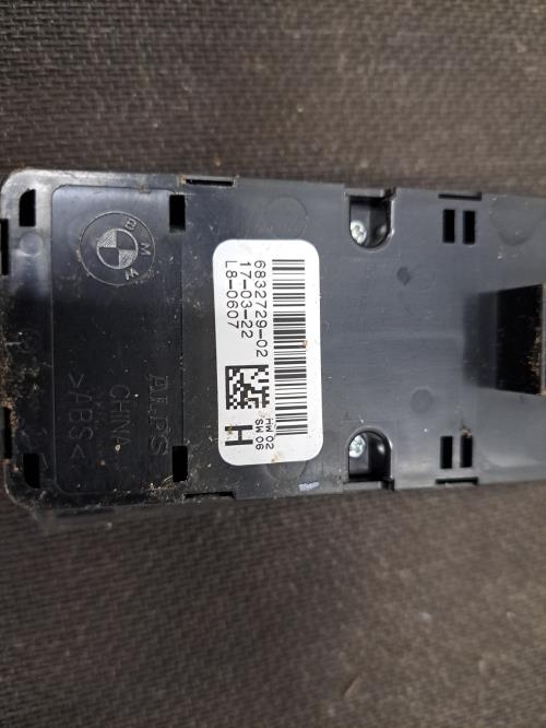 Image Interrupteur de leve vitre avant gauche - BMW SERIE 5 G31