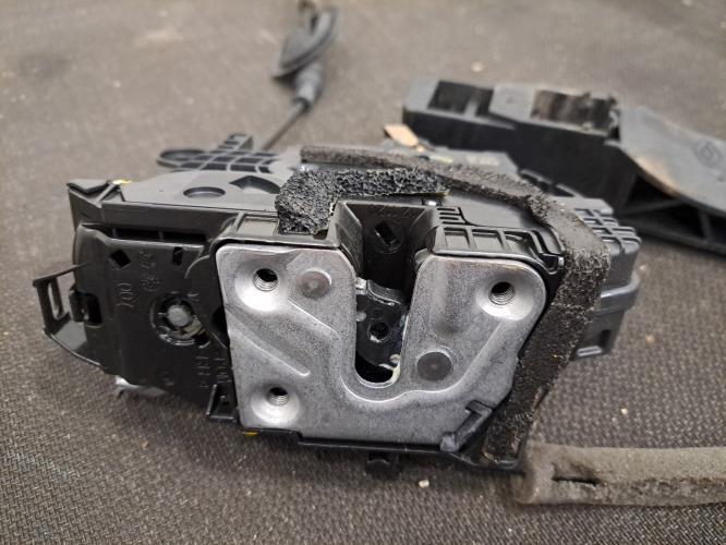 Image Serrure avant droit - RENAULT CLIO 5