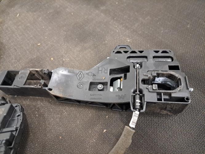 Image Serrure avant droit - RENAULT CLIO 5
