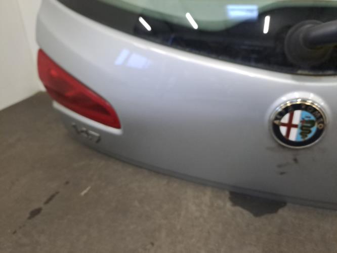 Image Malle/Hayon arriere - ALFA ROMEO 147