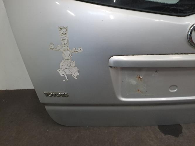 Image Malle/Hayon arriere - TOYOTA COROLLA VERSO 2
