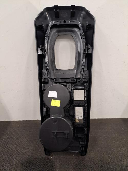 Image Console central (interieur plastique) - PEUGEOT 208 2