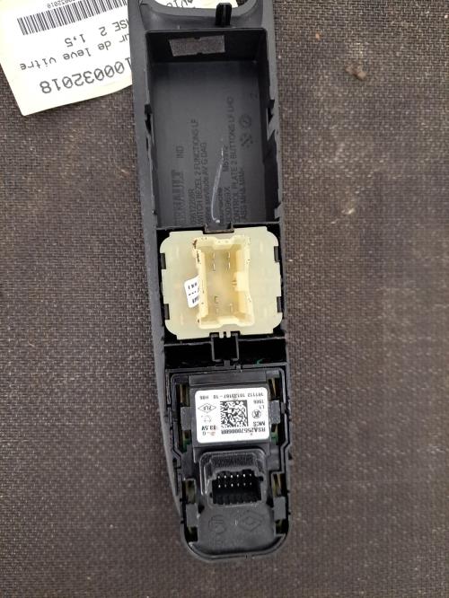 Image Interrupteur de leve vitre avant gauche - RENAULT CLIO 4