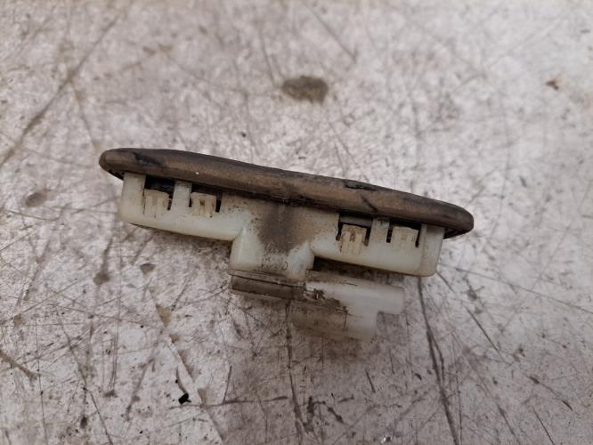 Image Bouton de coffre - PEUGEOT 3008 1
