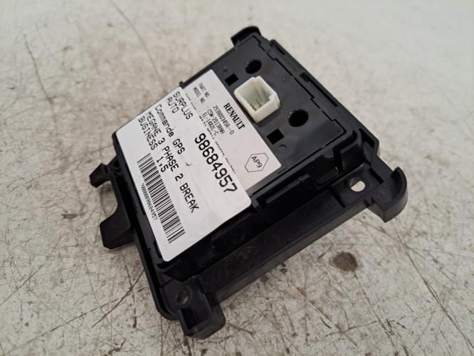 Image Commande GPS - RENAULT MEGANE 3