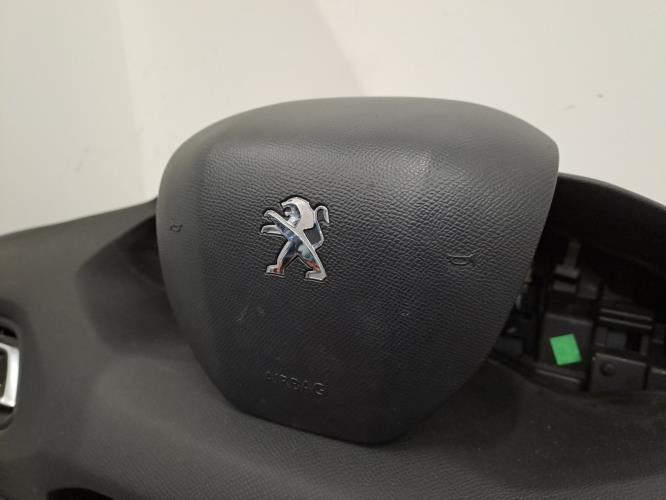 Image Tableau de bord - PEUGEOT 308 2