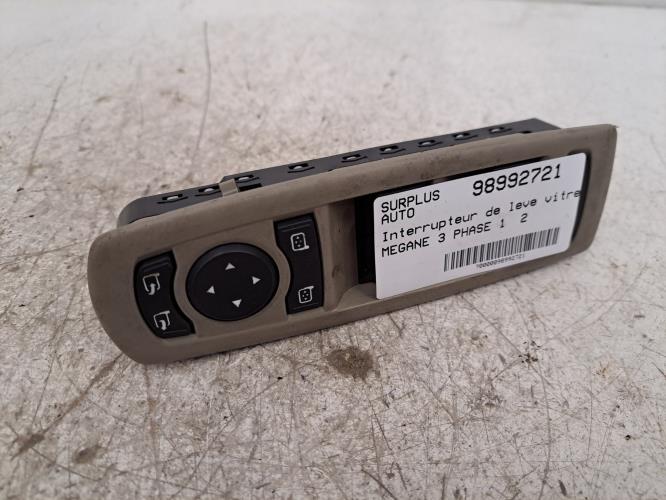 Image Interrupteur de leve vitre - RENAULT MEGANE 3