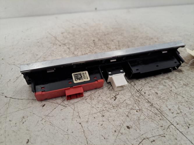 Image Bouton de warning - AUDI A3 2
