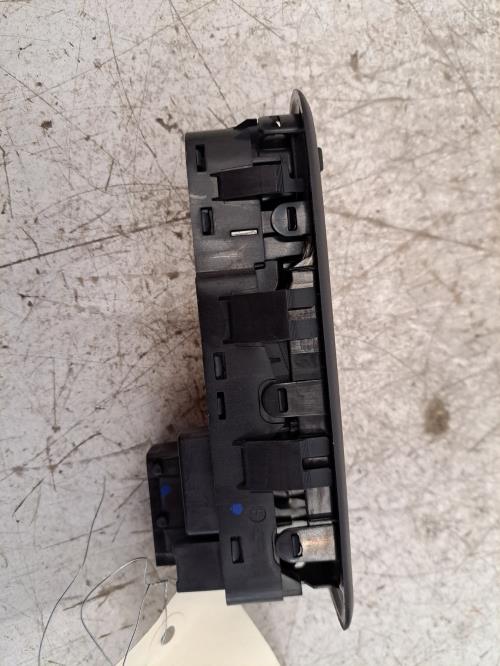 Image Interrupteur de leve vitre avant gauche - CITROEN C3 2