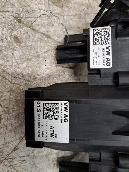 Image Com (Bloc Contacteur Tournant+Commodo Essuie Glace+Commodo Phare) - SKODA SUPERB 2