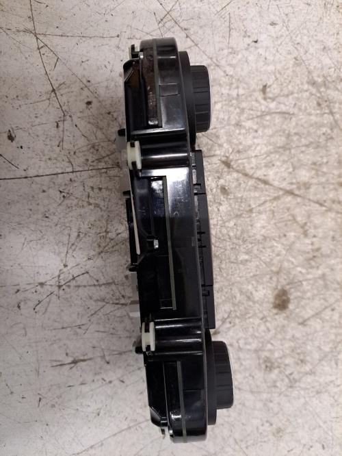 Image Commande chauffage - SKODA SUPERB 2