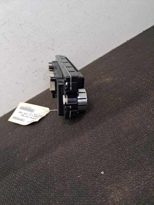Image Commande chauffage - VOLKSWAGEN PASSAT 6