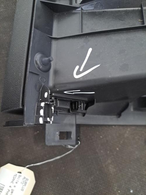 Image Boite a gants - RENAULT MEGANE 4