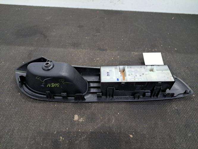 Image Interrupteur de leve vitre avant gauche - NISSAN NOTE 2