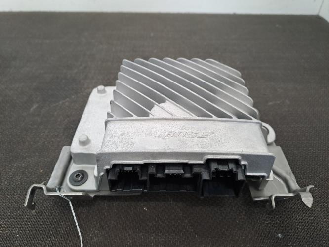 Image Amplificateur audio - RENAULT ESPACE 5