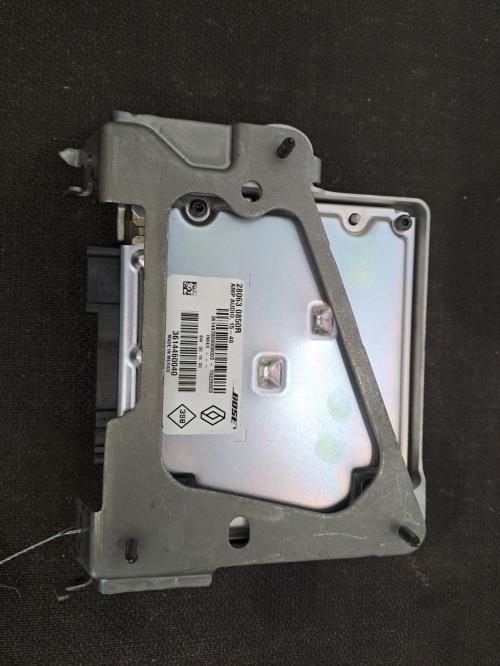 Image Amplificateur audio - RENAULT ESPACE 5