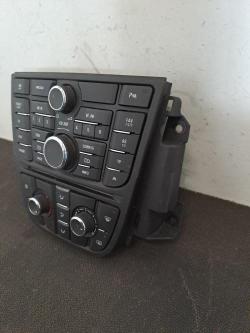 Image Facade autoradio - OPEL MERIVA B