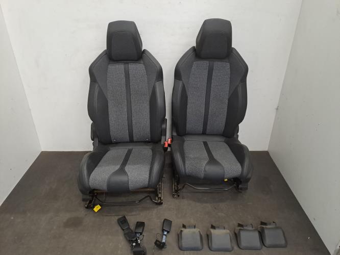 Image Interieur complet - PEUGEOT 3008 2