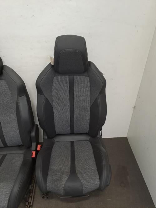 Image Interieur complet - PEUGEOT 3008 2